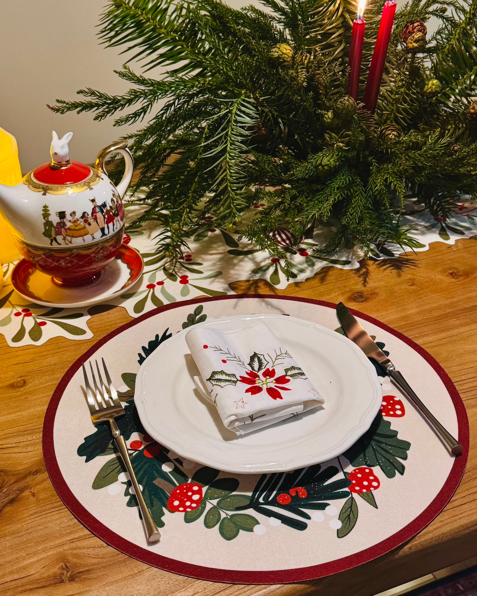 Winter Wreath Placemat – Herb & Berry | Round Festive Table Mat for Christmas