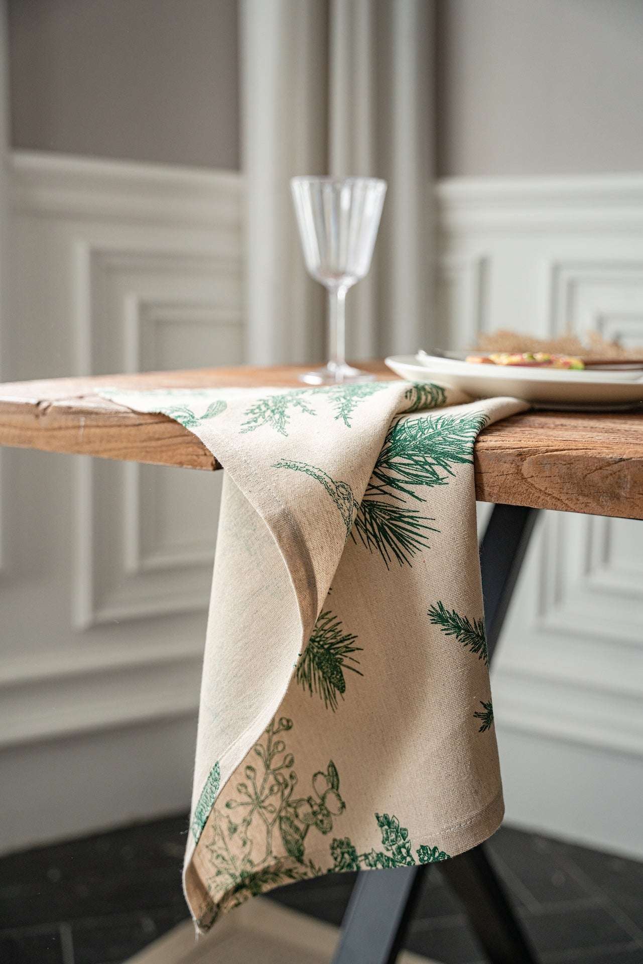 Placemat with Pinecone Print - Merry Green Homeware