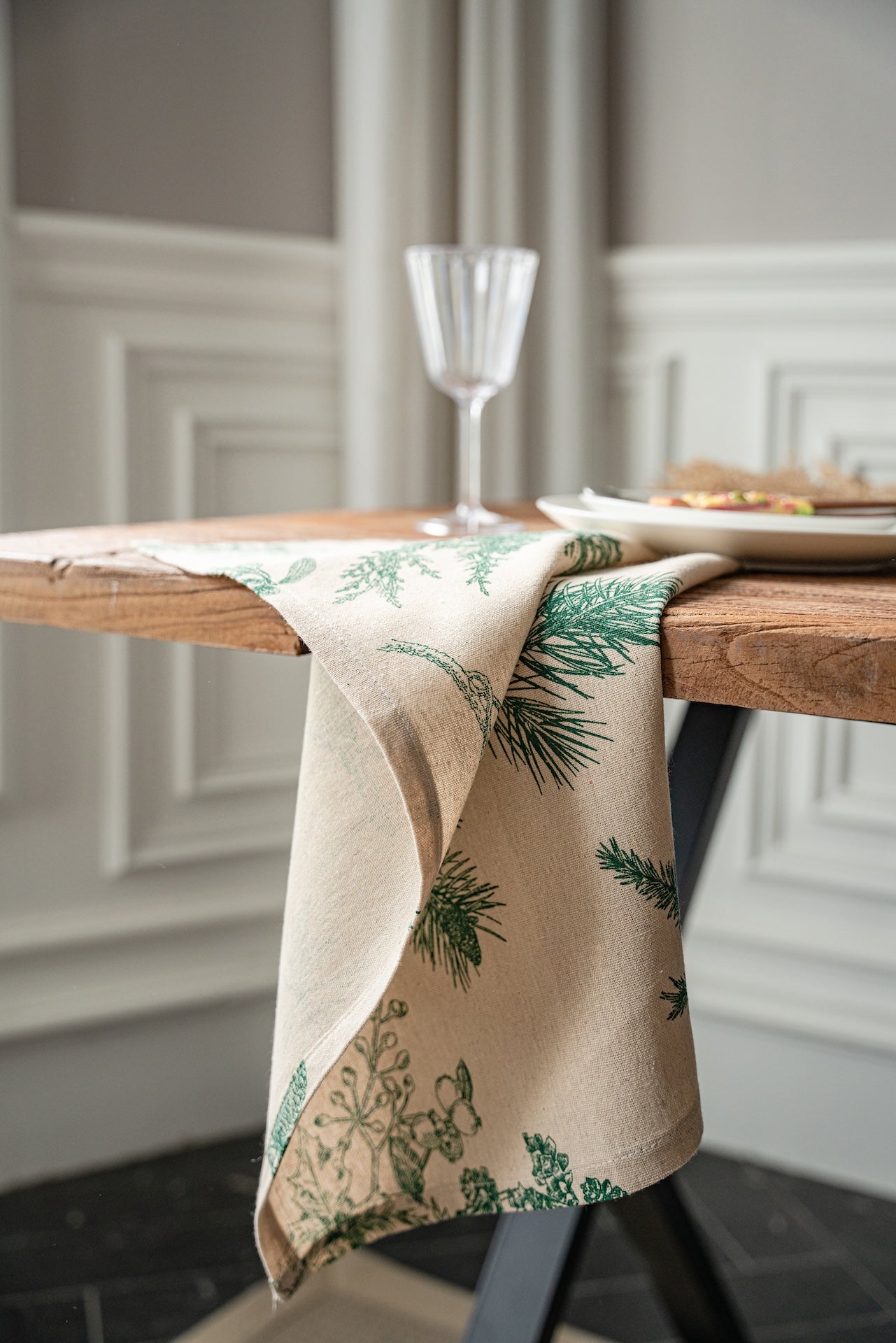 Placemat with Pinecone Print - Merry Green Homeware